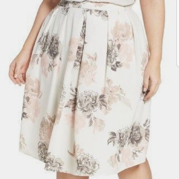 City Chic Dresses & Skirts - NWT City Chic Medium (Size 18) Floral Whimsy Skirt